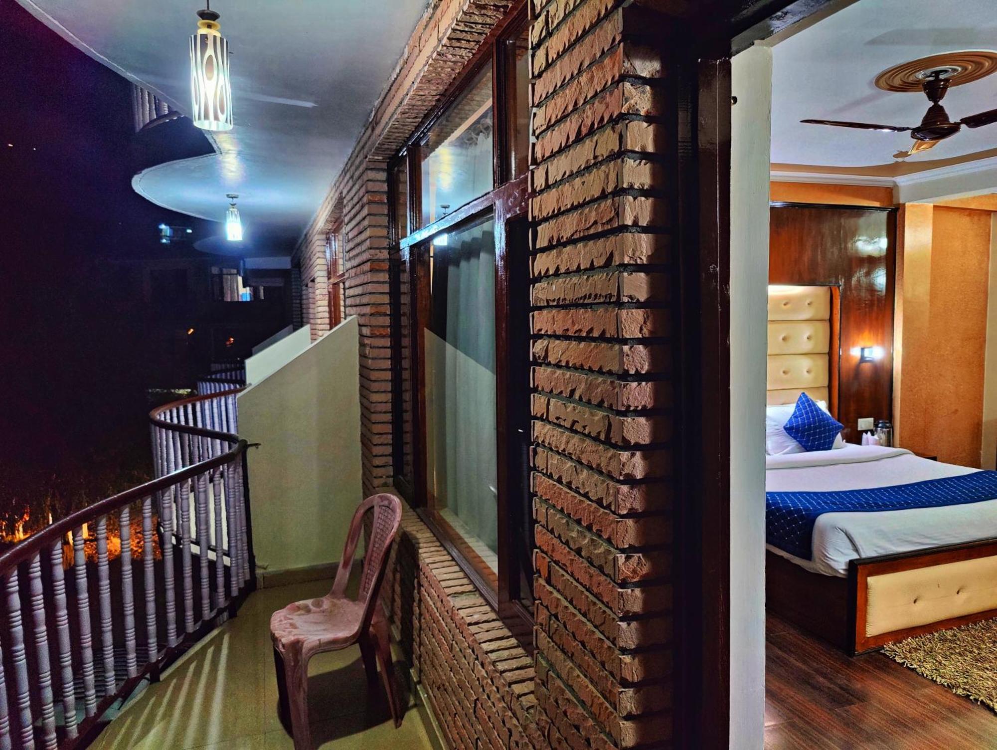 A Star Regency Near Mall Road 3*